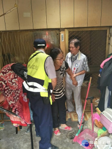 老婦人心情鬱悶萌生自殺念頭　暖警即刻到場關懷救援