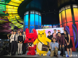 今年九月高捷公司與美國紐約遊戲公司Toii再度合作推出「高捷戀旅2.0版手遊」，以行銷城市觀光為出發點，帶入劇情、流行音樂等元素，更結合AR、GPS定位技術，打造全新的觀光模式。（圖／記者郭文君攝）