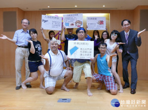 衛生局副局長許朝程呼籲業者平時應落實營業衛生自主管理，共同把關維護消費民眾的健康。（圖／記者黃村杉攝）
