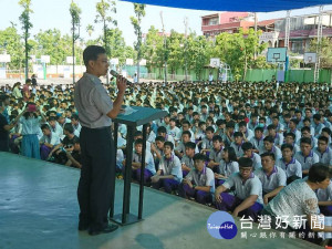 警深入校園及超商 實施反毒防詐宣導