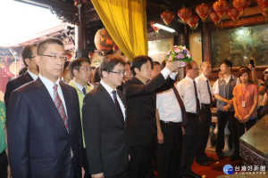 代理市長李孟諺陪同賴清德院長赴天壇祈福。