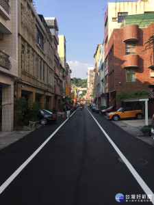 鼓波街拆桿後狀況。（圖／記者郭文君攝）