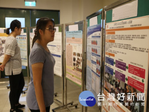 弘光科技大學21日起兩天辦理「2017年社區長期照顧服務成效與精進研

討會」，讓各單位之間相互學習、模仿、回饋，提升整體服務的效能。（記者陳榮昌攝）