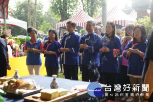 客家委員會范佐銘副主委、客家局蔣絜安局長及其他貴賓共同參與送聖蹟祭祀典禮。