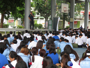 強化學生防詐警覺性　台東警深入校園宣導反詐騙觀念