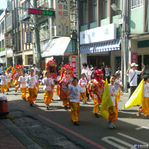 
大溪國小將辦一百二十堝年校慶，六日出動學生及舞獅等進行踩街。（圖／記者陳寶印攝）