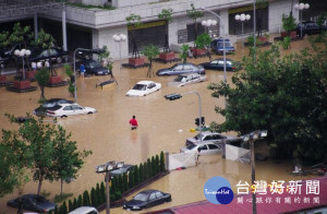 納莉颱風造成台北多處交通大亂（圖／取自維基百科）