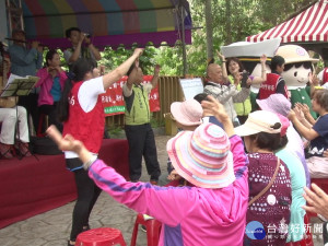 郵局善盡社會責任  號召2百長輩健行