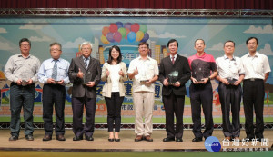 市府表揚職業安全衛生優良單位。（圖／記者郭文君攝）