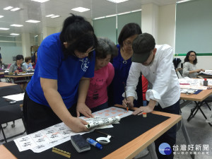 新店農會書法班　學才藝交朋友
