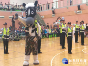 烏日民防示範演練，也有吉祥物。林重鎣攝