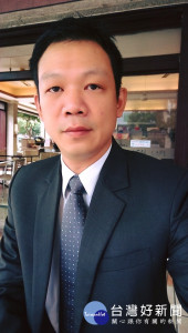高雄市政府8日公佈最新人事令，新聞局長一職由原文化局專門委員張家興接任。（圖／記者何沛霖翻攝）