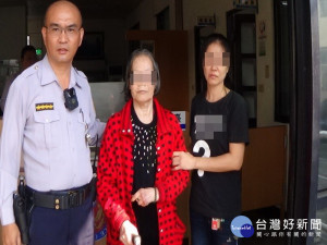 迷途的老婦人。林重鎣攝
