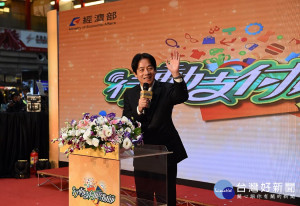 行政院長賴清德一席照服員薪水領3萬元雖較低，但就把這份工作當作「做功德」的相關言論，引起民眾熱議。對此行政院發言人徐國勇澄清表示，院長的原意是要勉勵大家，應該要有愛心，期盼社會大眾勿誤解扭曲院長的相關談話。（圖／行政院）