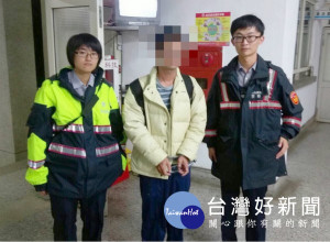 男子騎乘贓車，拒絕員警攔查加速逃逸，最後仍遭警方逮捕，並發現其通緝犯身分與涉及其他竊案。（記者陳昭宗拍攝）