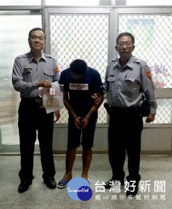 好收所長蔡易志、警員陳正民執勤機警，隨時注意周遭狀況，發現可疑即主動實施攔檢盤查進而逮獲毒蟲。（記者陳昭宗拍攝）