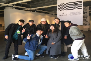 前往韓國參展的崑山科大視傳所團隊。