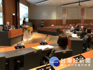 
弘光科技大學1日舉辦第三十五屆全國通識教育教師研習會，以「21世紀大學理念激盪與通識教育的發展」為探討的主題，各專家學者討論大學通識教育面臨的困境及因應之道。（記者陳榮昌攝）