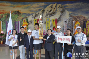 建國科大建校五十三週年全校運動會運動健康與休閒系得到獎牌最多獲頒精神總錦標。