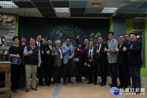 台灣基督長老教會總會參訪長榮大學。