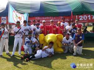 桃園市龍馬北海鱈魚香絲隊憑藉堅強的投打實力連續2年蟬聯冠軍。