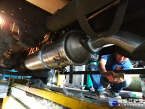 改善空汙問題　北市垃圾車加裝濾煙器年底將達到百輛