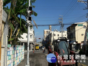 

為學校及地方交通、治安之安全，立法院副院長蔡其昌服務處爭取百萬在順天國小大門口以及新政路與興安路口路段，增設兩座監視器，刻已完成安裝。（記者陳榮昌攝）