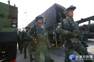 在軍事訓練役政策實行前夕，國防部在19日的例行記者會上表示，原本規劃軍事訓練役仍得下部隊訓練，但從民國107元旦起，軍事訓練役役男只要接受11週「專長訓練」，並由兵監、幹訓班等一般部隊接訓。（圖／Wikipedia）