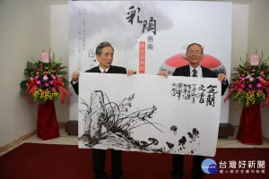「彩陶藝術-黃光男個展」於南華大學中道樓登場，創作融合中西方文化且富含人生哲理