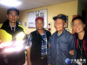 揪甘心！　暖警護送迷途老翁返家