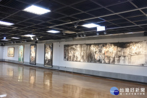 嘉義市政府文化局在4樓展覽室展出「典藏品特展－水墨系列」