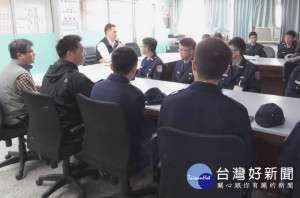 北港警分局13名警專實習生報到，分局長李憲蒼特辦理實習工作說明會，期勉準波麗士們多用心學習。（記者陳昭宗拍攝）