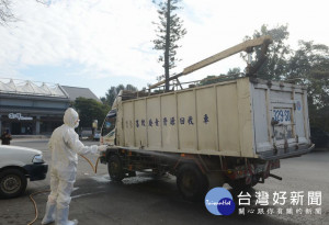 雲林縣政府為防範禽流感疫期，特於西螺道之驛成立化製運輸車檢疫站，盼全面防堵疫情擴散。（記者陳昭宗翻攝）