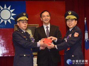 市長朱立倫25日主持卸、新任分局長、大隊長聯合布達交接典禮。（圖／記者黃村杉攝）