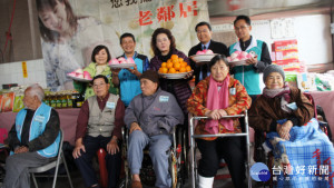 寒冬送暖 全成邀300多名弱勢長輩圍爐暖心又暖胃
