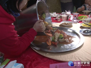 老漁港新海鮮 水桶餐霸氣豪邁又滿足