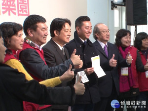賴清德訪竹市樂齡據點 肯定科技融合長照