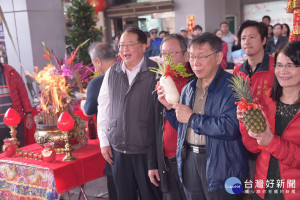 台北市長柯文哲今日上午出席光華數位新天地的開工儀式，被問到孫大千宣布投入參選北市長一事時表示，台灣花太多時間在選舉了，應該把選舉時間壓到最低。（圖／台北市政府提供）