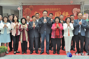 市長陳菊率團隊首長向員工拜年。（圖／記者郭文君攝）