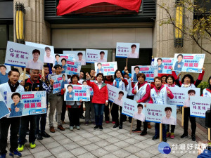 桃園女兒參選市長服務處成立   楊麗環志工擊掌慶賀起動