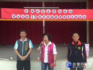 全禹華（左）是老人會長。林重鎣攝