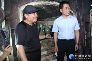 陶藝家何志隆翡翠青瓷開窯　黃健庭見證恭賀