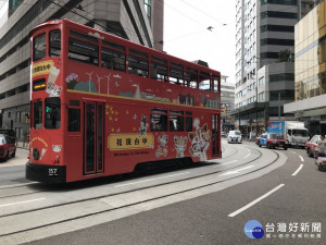 花博石虎彩繪叮叮車香港上路