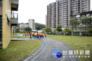 桃園市長鄭文燦履勘龜山區光峰非營利幼兒園。

