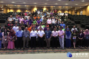 長榮大學組隊到馬來西亞砂科大洽談合作計畫。