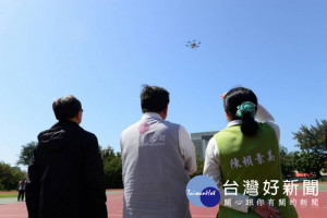 無人飛機在空中監測，每次約15分鐘，可即時測得不同高度的空氣污染狀況，並作熱點分析。

