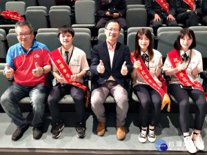 優秀青年表揚成功工商表現亮眼   救國團主委吳志揚頒獎鼓勵