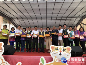 太平枇杷節在新光國小舉行。林重鎣攝