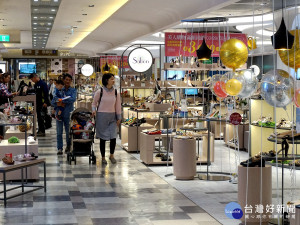 南紡購物中心女鞋包區改裝開幕，15家新櫃連袂祭高回饋。