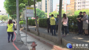 忠義國小站增設候車亭　學童候車不淋雨